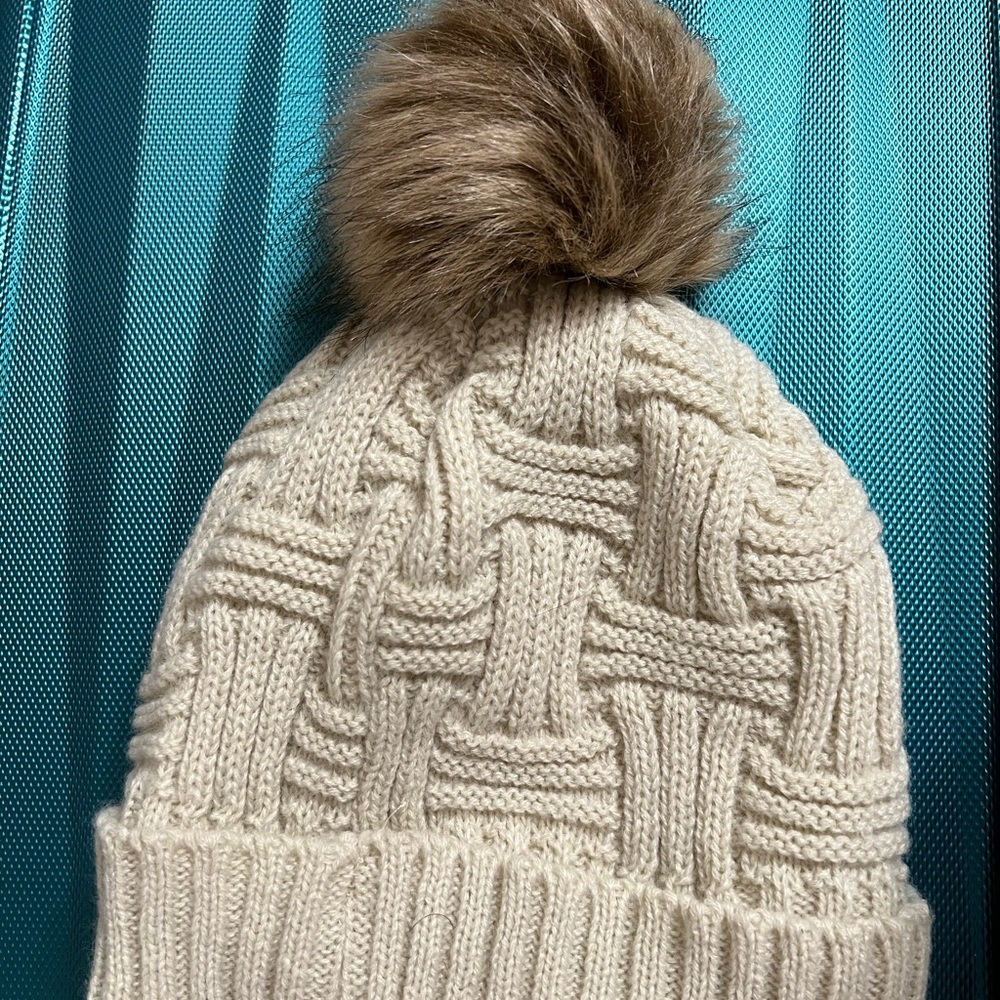Winter hat - Picture 2 of 4